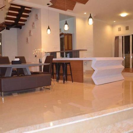 Villa Agro Kusuma Pinus R7 Batu  Ngoại thất bức ảnh