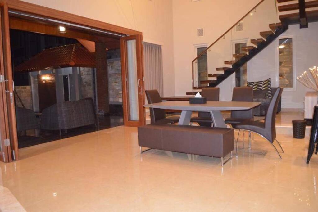 Villa Agro Kusuma Pinus R7 Batu  Ngoại thất bức ảnh
